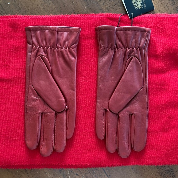 NWT Pratt and Hart Womens Broadway Cherry Red Leather Gloves Size 7.5 Thinsulate - Picture 4 of 10